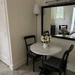 New Luxe Studio Cleveland Park Near Zoo
